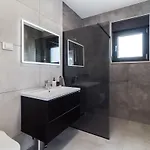 L&z Villa Glavani