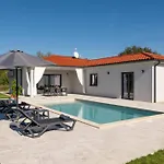 L&z Villa