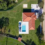 Villa L&z *