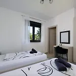 Villa L&z Glavani